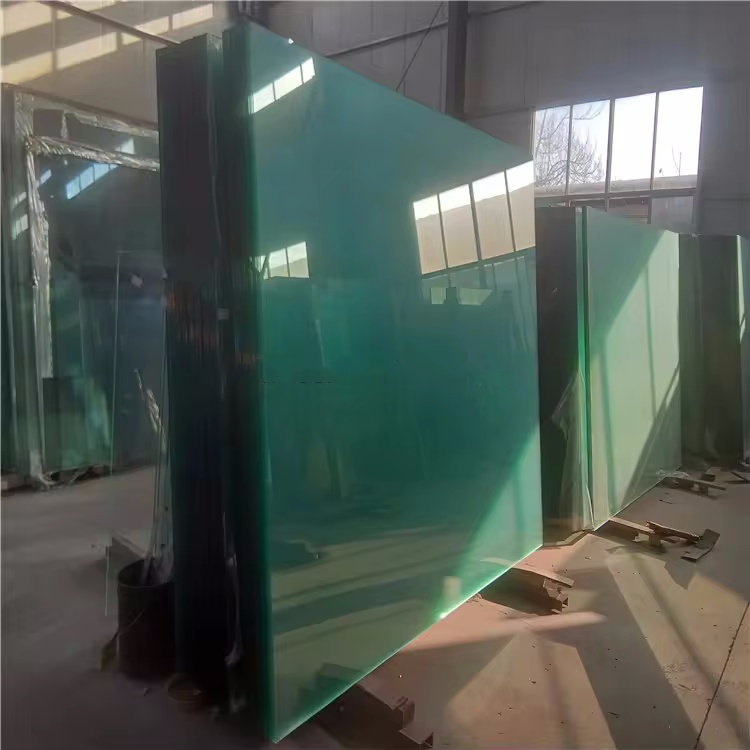 Enjoy a clear mirror even during the steamiest showers?