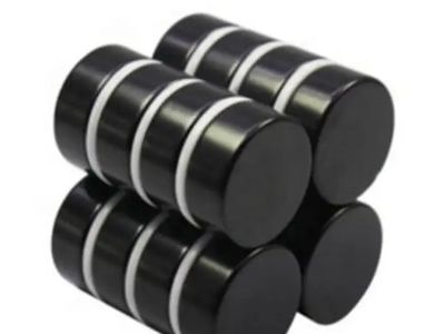Průmyslové využití neodymových magnetů v robotice, senzorech a akčních členech