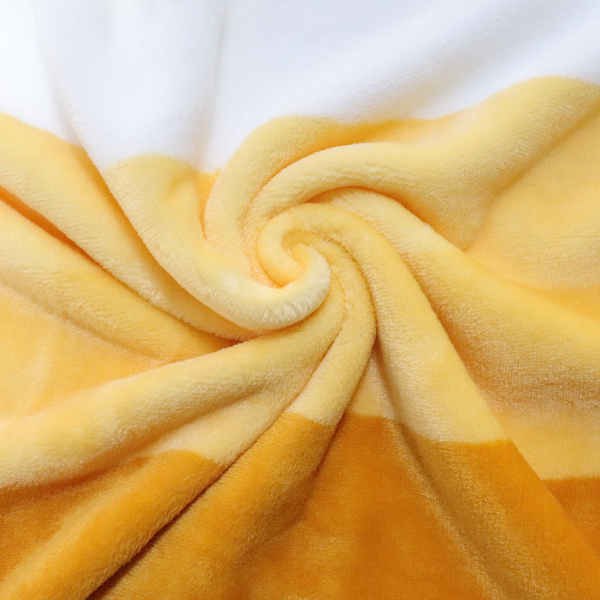 Sell high quality smooth feel 100% polyester fabric plush flannel fabric home textile/ factory
