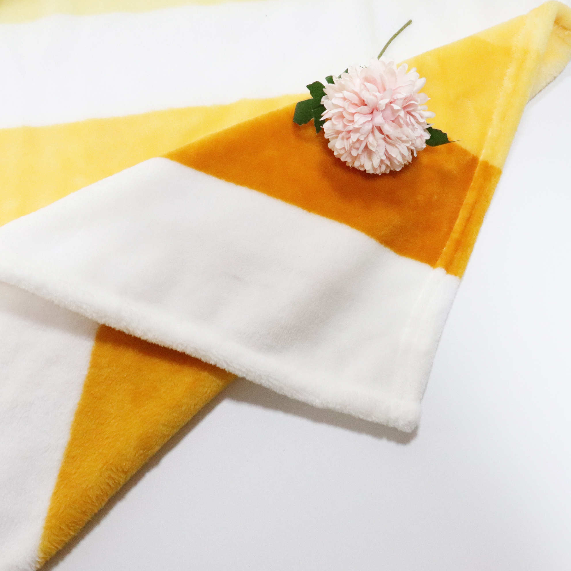 Sell high quality smooth feel 100% polyester fabric plush flannel fabric home textile/ factory