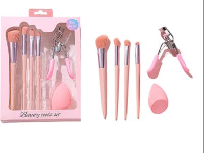 Synthetic vs Natural Makeup Brushes