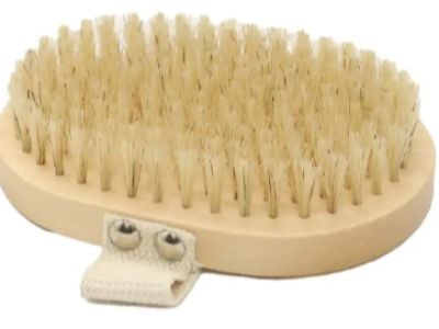 إنشاء مجموعة هدايا: دمج الإسفنج والفرش والمنظفات.