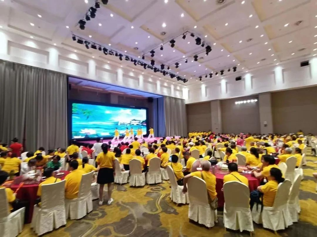 Congratulations to the 16th anniversary celebration of the Zunyi Branch of Beijing Beehall to complete the end of the celebratio