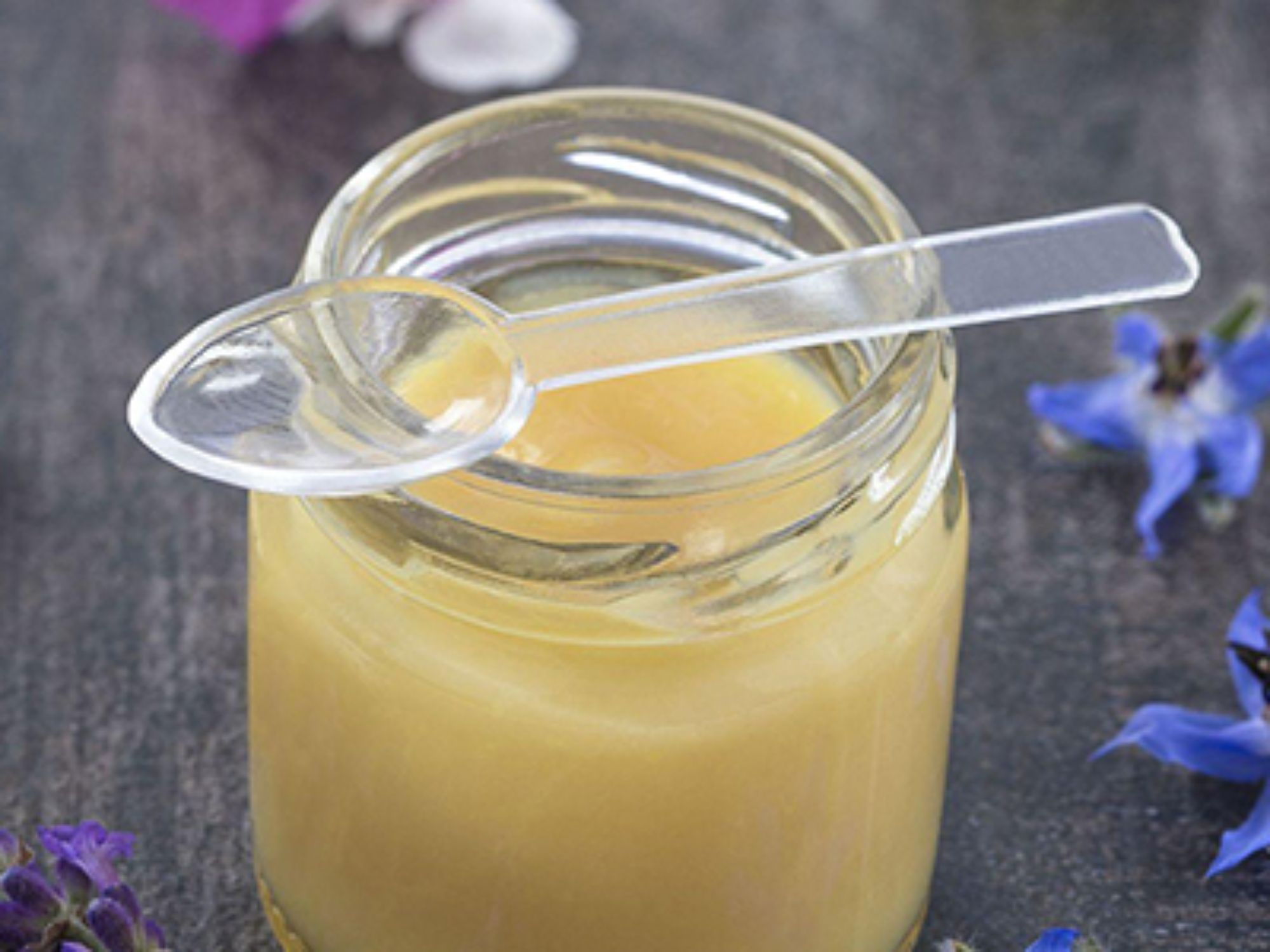 Cinco Beneficios de Belleza de la Jalea Real