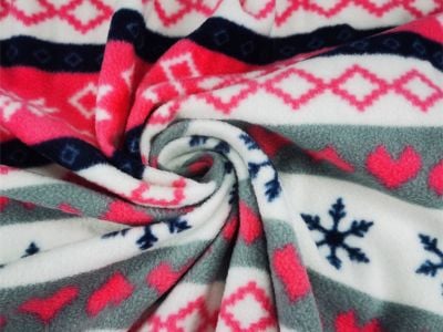 Warum Polarfleece-Stoff für Jacken und Decken wählen