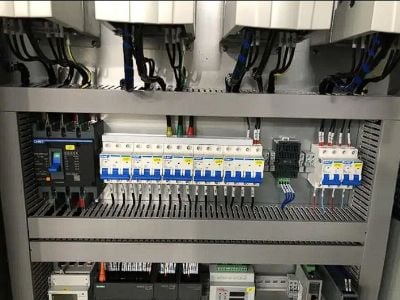 配電盤とは何か、および電力システムにおいてなぜ重要なのか