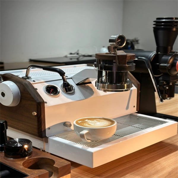 The Auto Espresso Machine Fit for Any Lifestyle