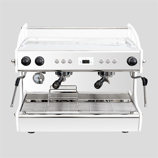 Make high-quality coffee beverages with commercial machines designed for efficiency