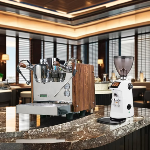 Upgrade Your Morning Routine with a Reliable Coffee Machine and Grinder Set-Up