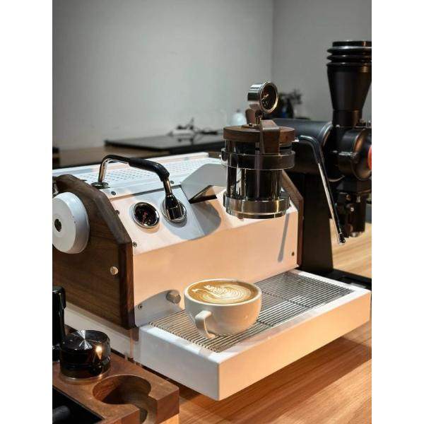 Pros and Cons of Using a Semi-Automatic Espresso Machine