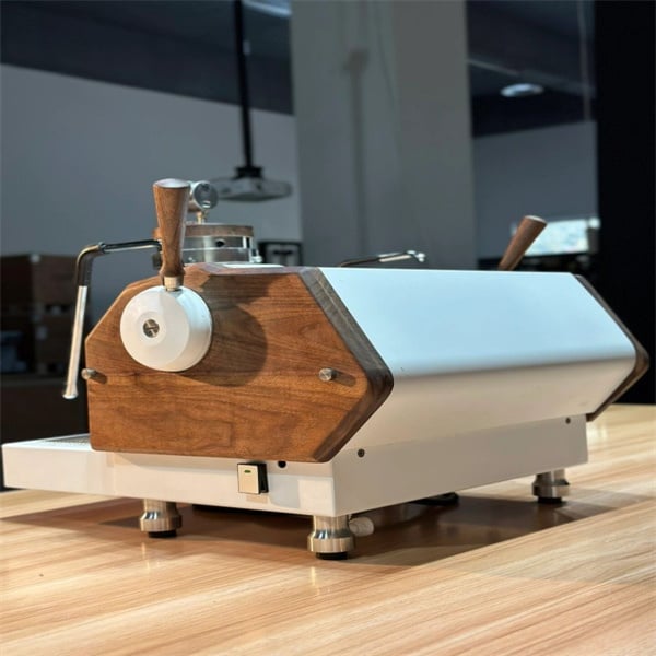 The Auto Espresso Machine That Makes You the Expert