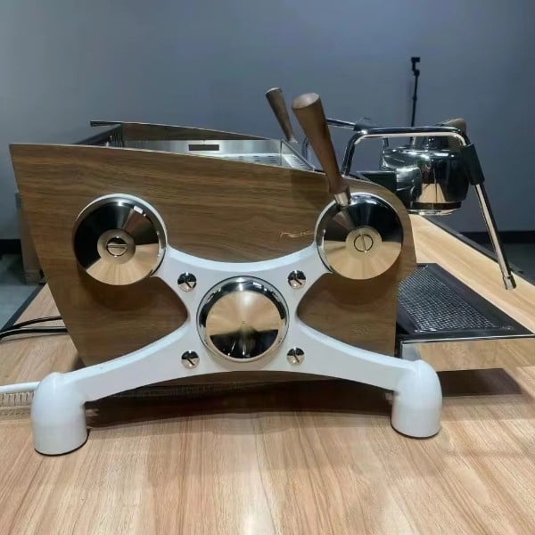 Cafeteras para un Lugar de Trabajo Ajetreado. Siguiente-- El lugar de trabajo.