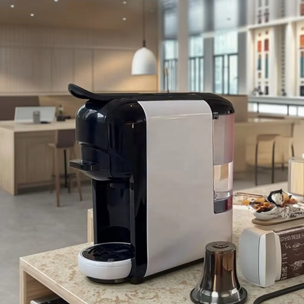 Goditi lattes di qualità da barista con il tocco di un bottone