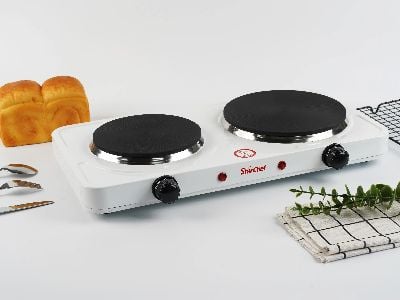 How to Save Gas While Cooking on a 2 Plate Stove