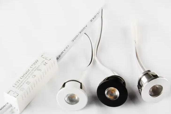 {คําสําคัญ}:FengYing 2x4 LED ลงไฟเพดาน: ไฟสว่างความเป็นเลิศในบราซิล