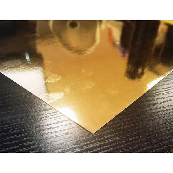 Impressione clientes com cabeçalhos embossados em dourado
