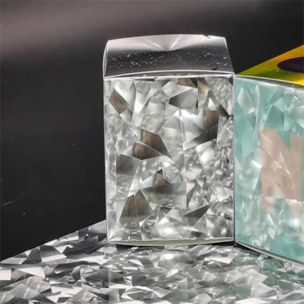 Create eye-catching packaging with holographic paper