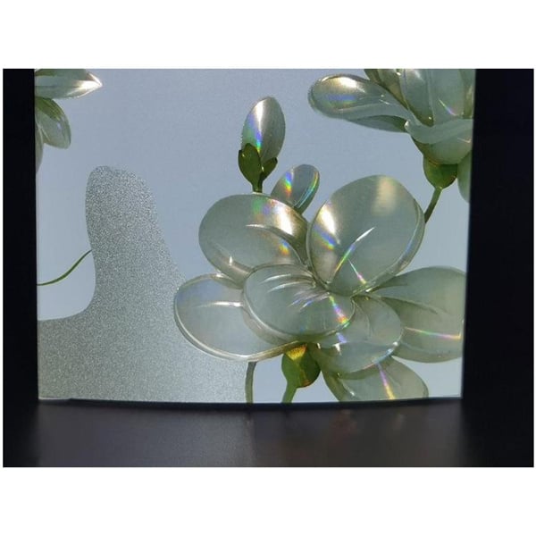 Simplify moving and packing with a durable folding box.