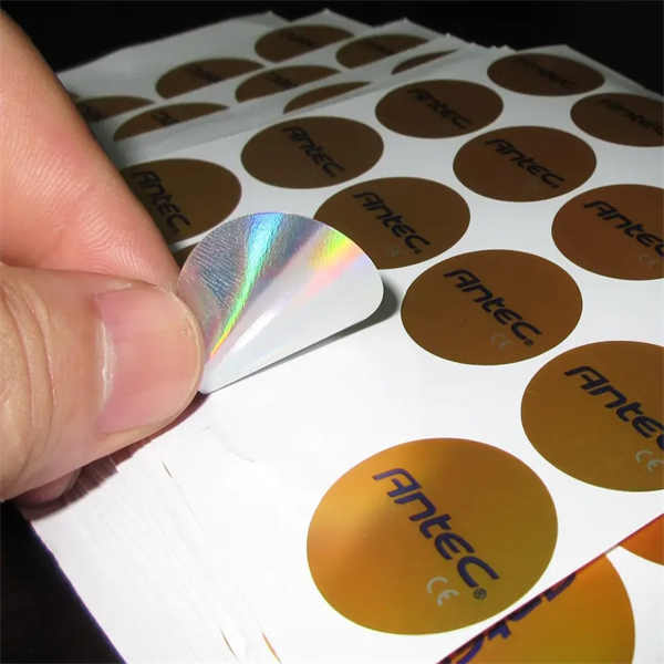 Améliorez l'emballage de vos produits avec des autocollants holographiques attrayants