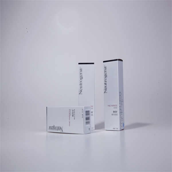 How to elevate your products with stunning gold and silver paper packaging