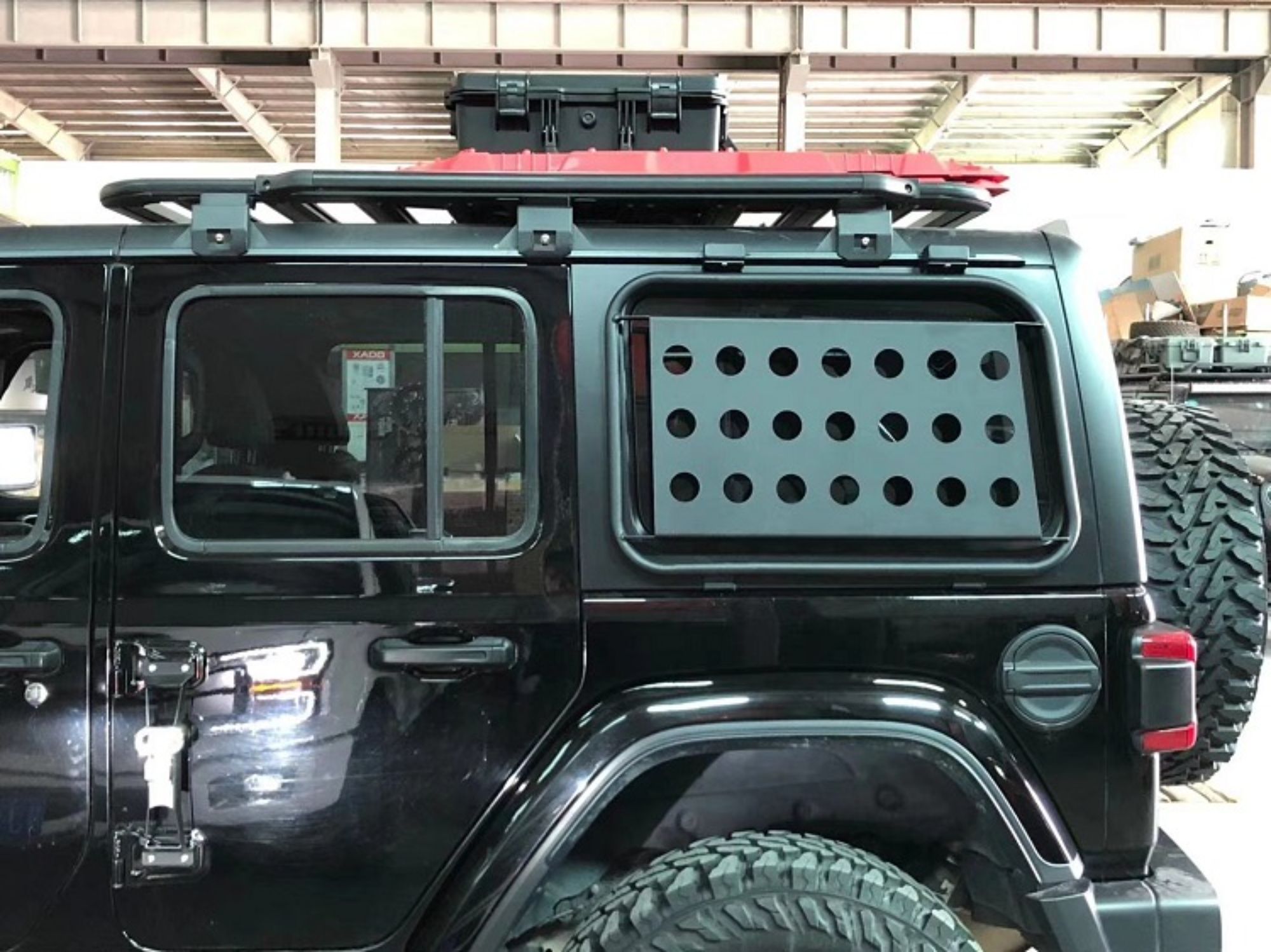 Stand out on the road with the 2012 Toyota Tundra Grill