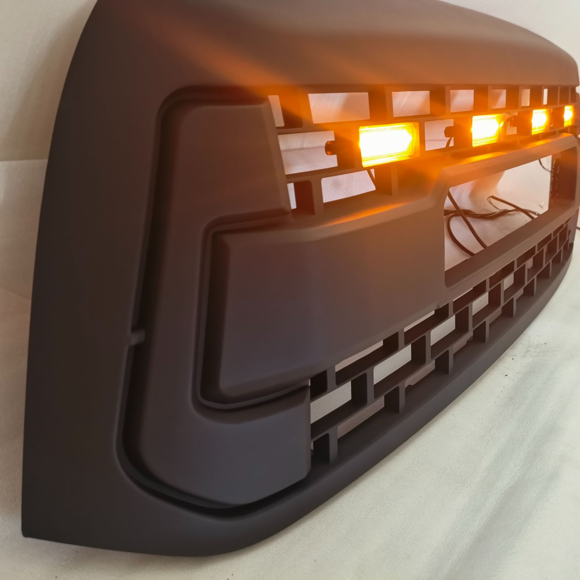 Spedking Hot sales for TOYOTA 2007-2013 TUNDRA GRILL WITH LIGHT 