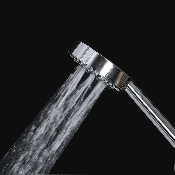 Miglioramento della pressione dell'acqua con docce all'avanguardia