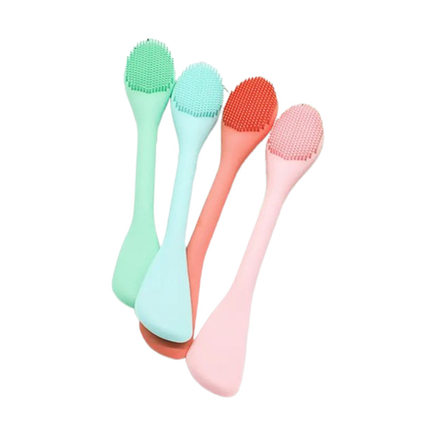 Tips for Properly Applying a Face Mask with a Brush