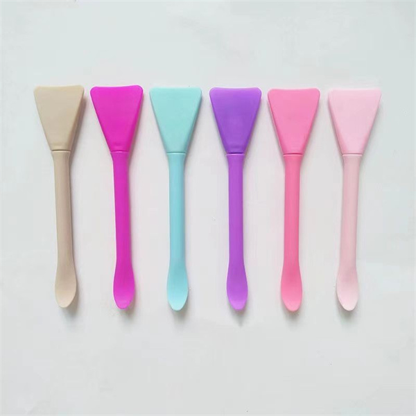 Upgrade your at-home spa experience with a luxurious face brush for face pack."