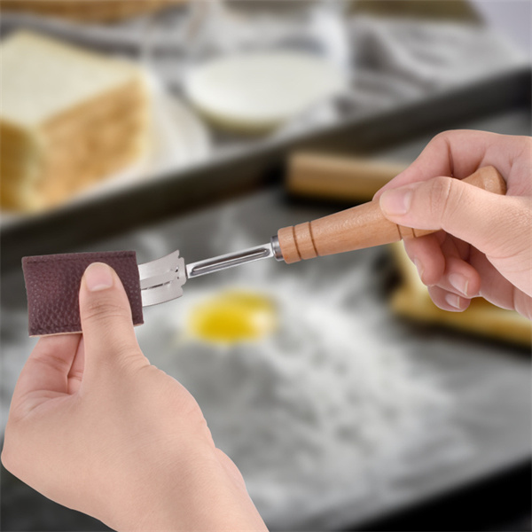 The Benefits of a Bread Scoring Knife for Creating Beautiful Loaves