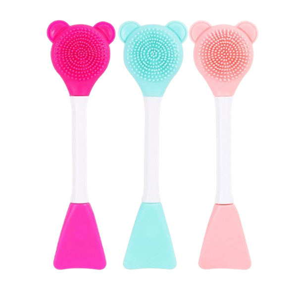 Say goodbye to messy fingers and hello to our convenient brush-on mask