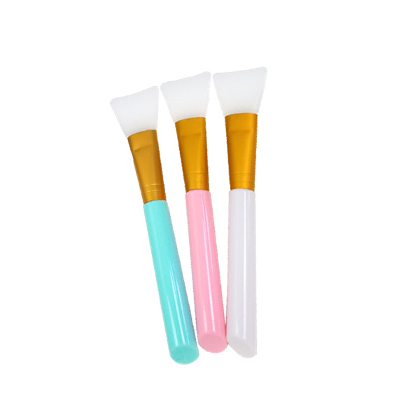 Why a Face Mask Brush is a Must-have in Your Skincare Routine?