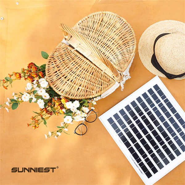 The Advantages of a 12 Volt Solar Panel for Your Home
