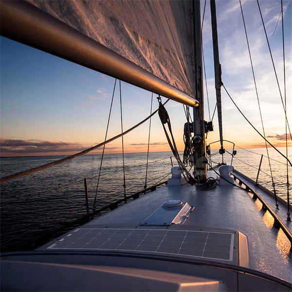 How a 12v Marine Solar Panel Can Reduce Your Environmental Impact