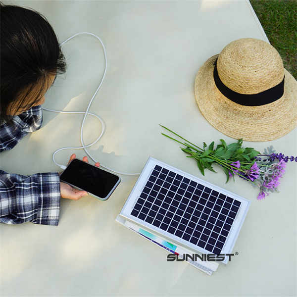 12V Solar Panels for Off-Grid Living