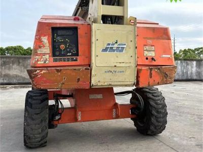 A Complete Guide to Choosing the Right JLG Boom Lift for Your Needs