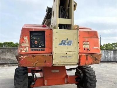 Investing in a Used Cherry Picker: What You Need to Inspect