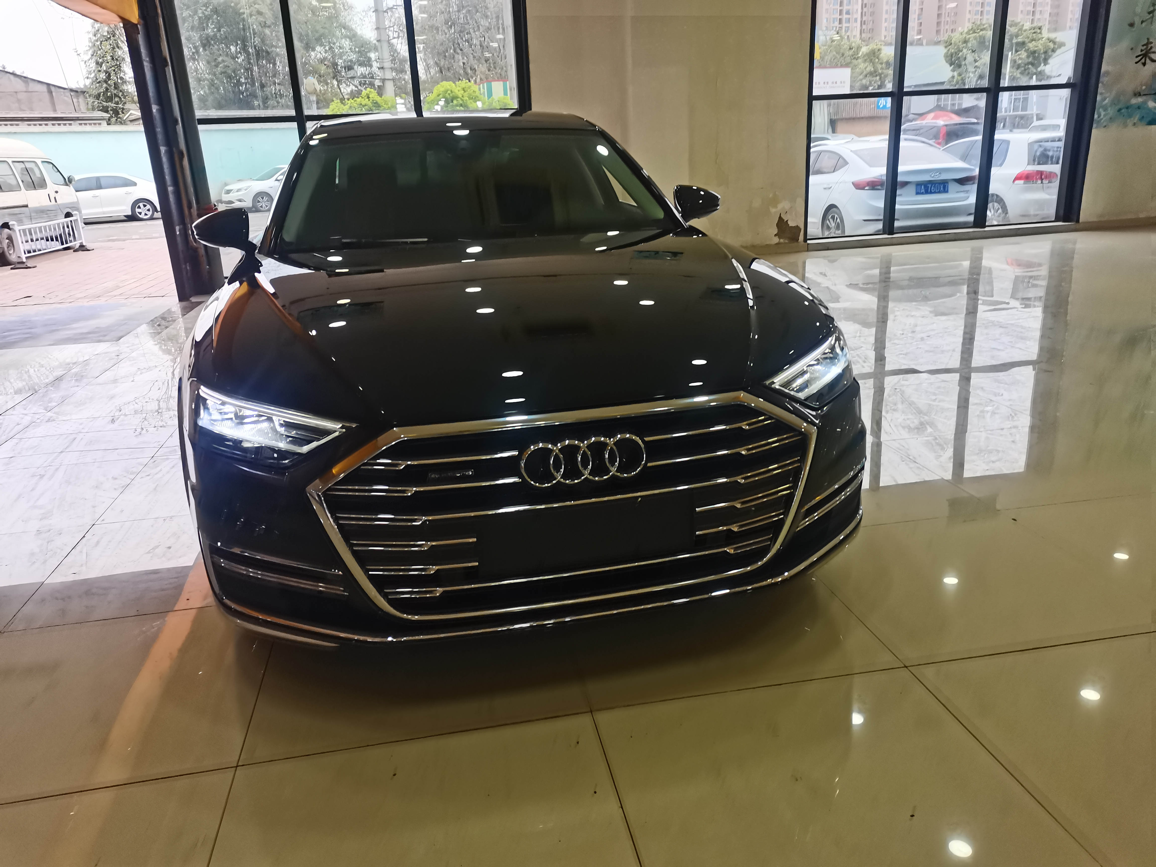 Hot Selling Audi A8L 50 TFSI Quattro 48V Fuel Vehicle With Mild Hybrid System manufacture