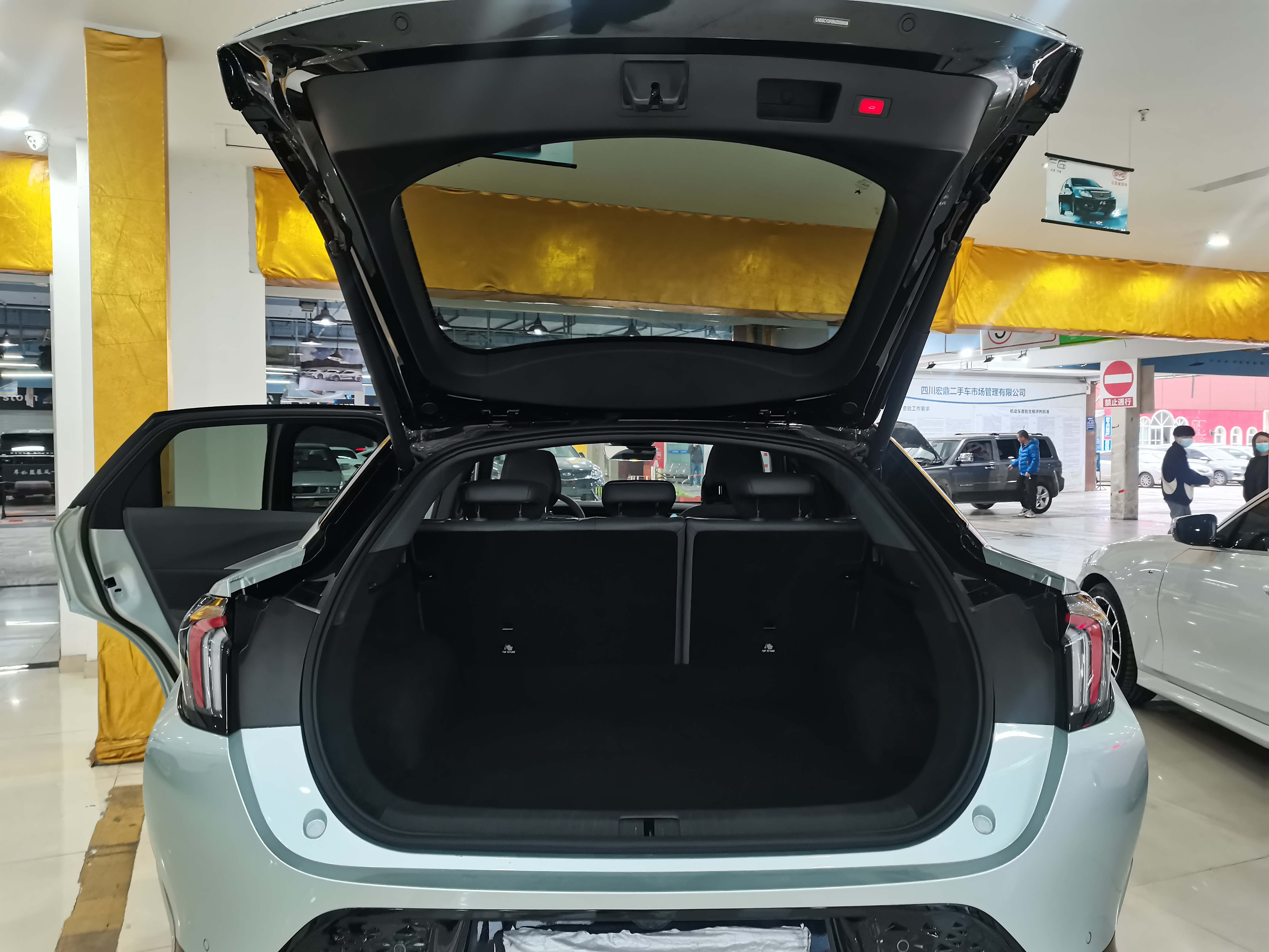 New Arrival Best Prices ARCFOX S Electric Car With 20.3 Inches Screen 708km Super Long Battery Life supplier