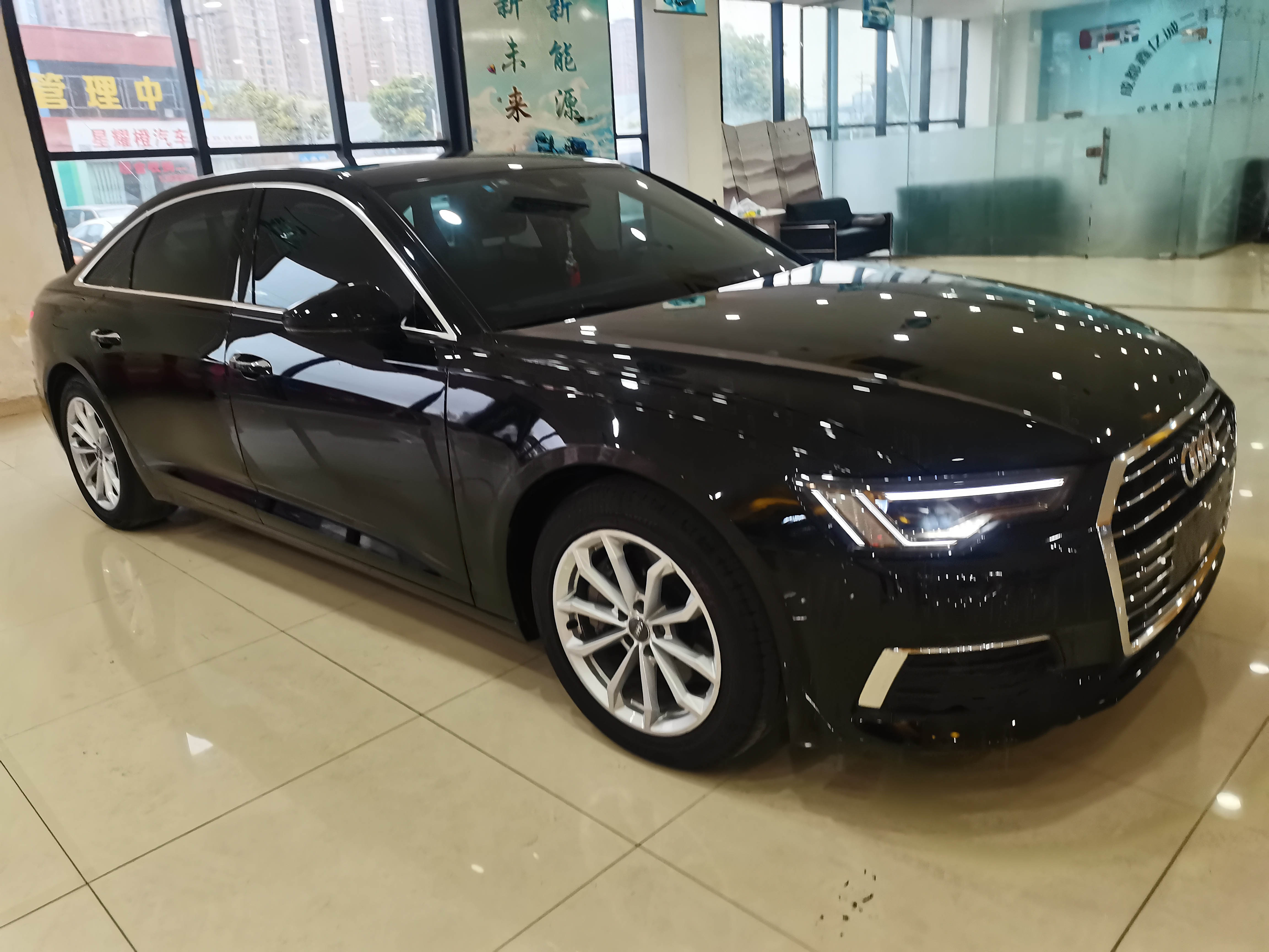 Hot Selling Audi A8L 50 TFSI Quattro 48V Fuel Vehicle With Mild Hybrid System supplier