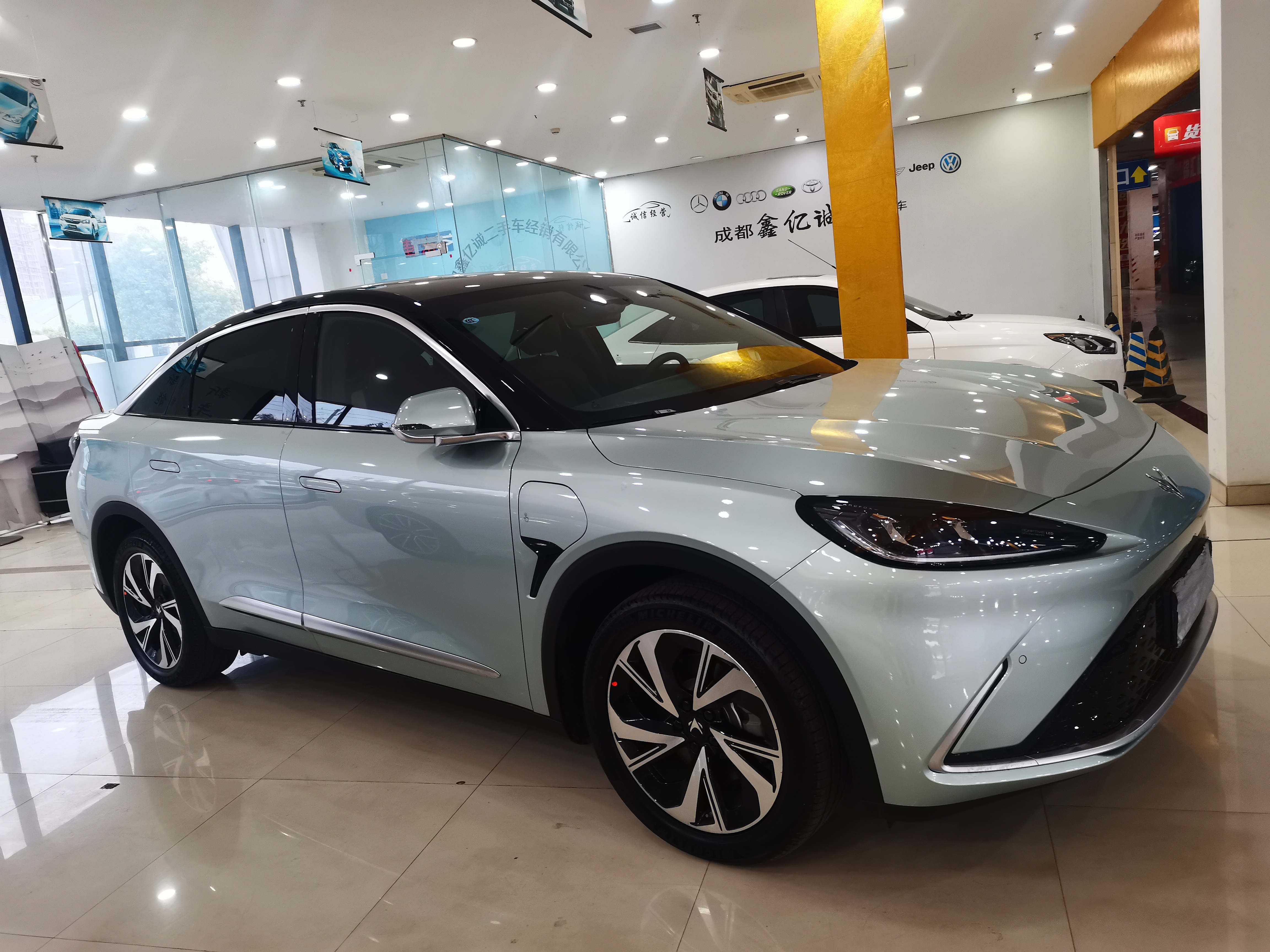 New Arrival Best Prices ARCFOX S Electric Car With 20.3 Inches Screen 708km Super Long Battery Life supplier