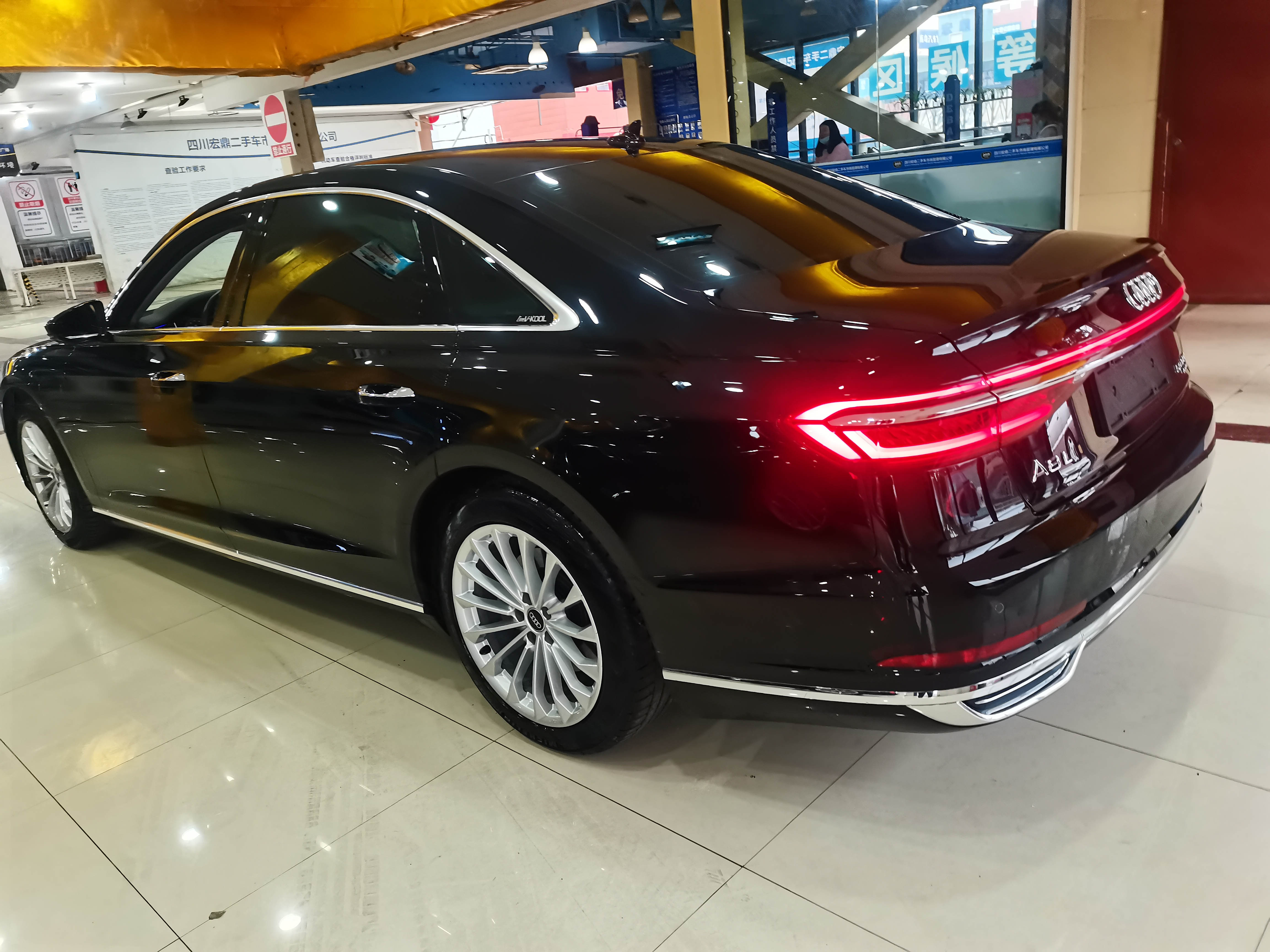 Hot Selling Audi A8L 50 TFSI Quattro 48V Fuel Vehicle With Mild Hybrid System factory