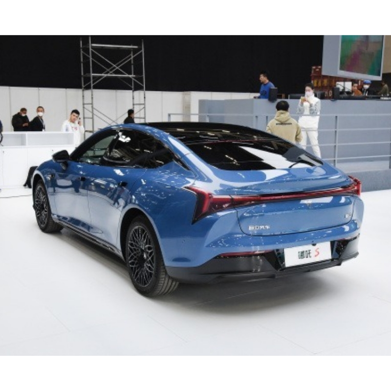 China Factory Good Quality Nezha S Sedan 4 Seats Electric Car New Energy Vehicle factory