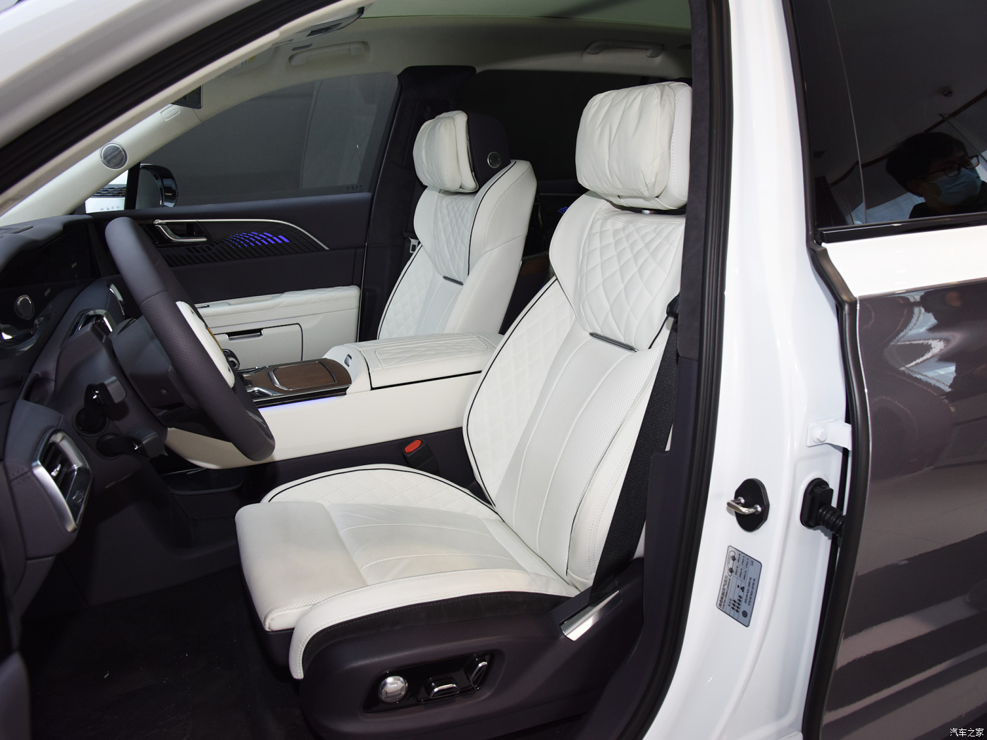 Super Quality FAW Hongqi E-HS9 690KM Qixiang Editiont Six Seas New Energy Vehicles manufacture