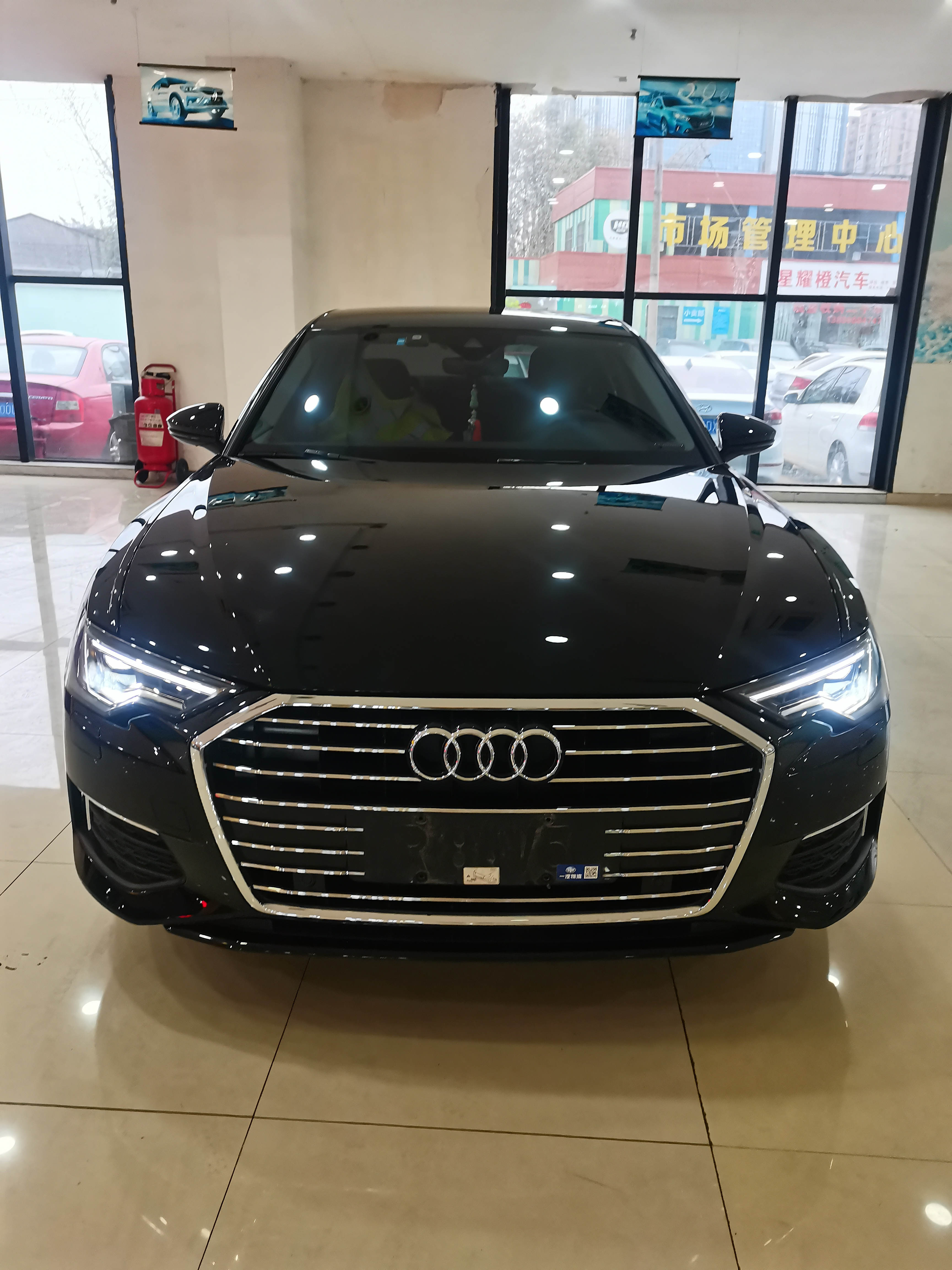 Hot Selling Audi A8L 50 TFSI Quattro 48V Fuel Vehicle With Mild Hybrid System manufacture
