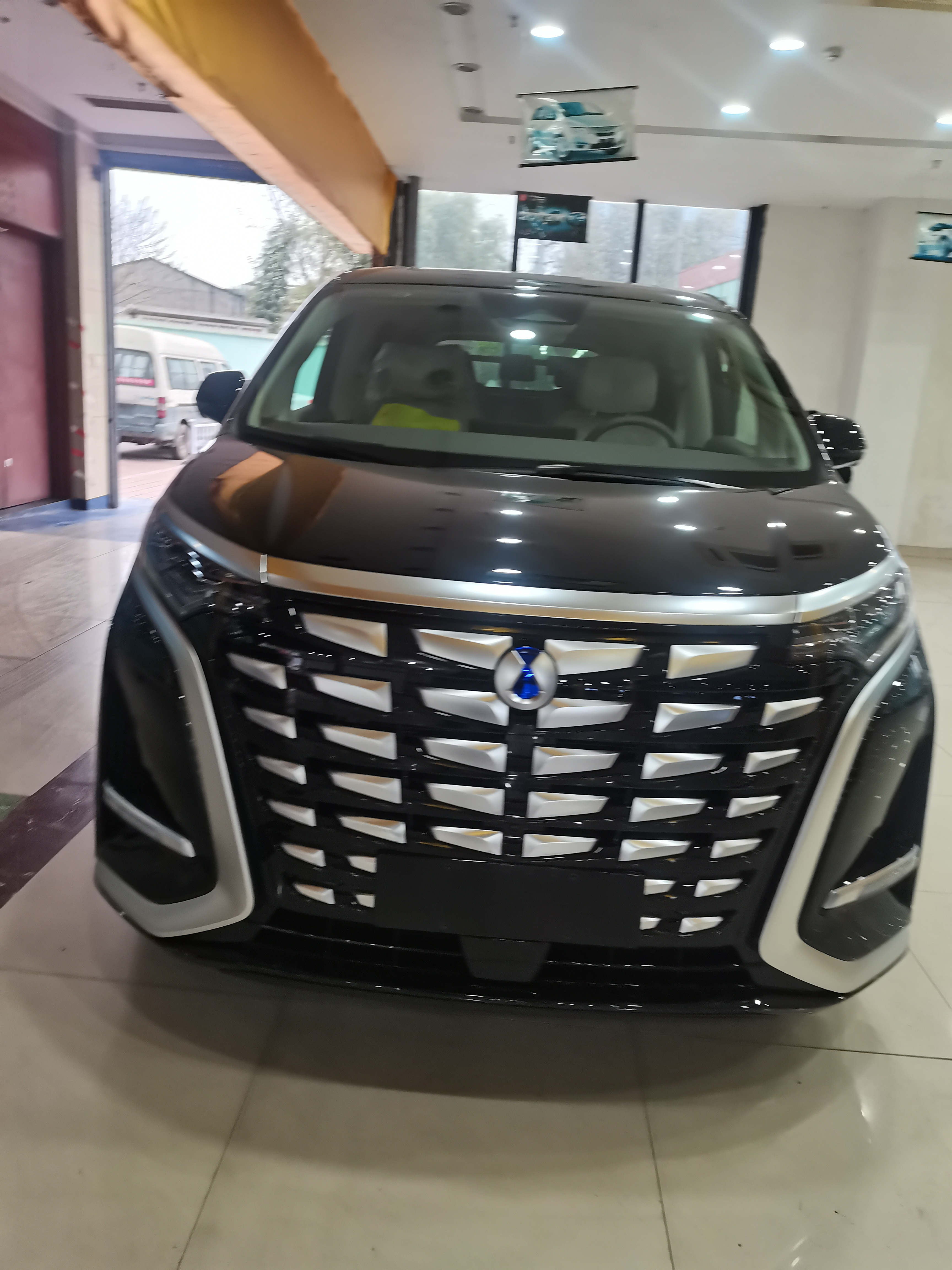 China Supplier Wholesale Denza D9 DM-i 1.1 Used MPV Car With Super Intelligent Interactive Cockpit factory