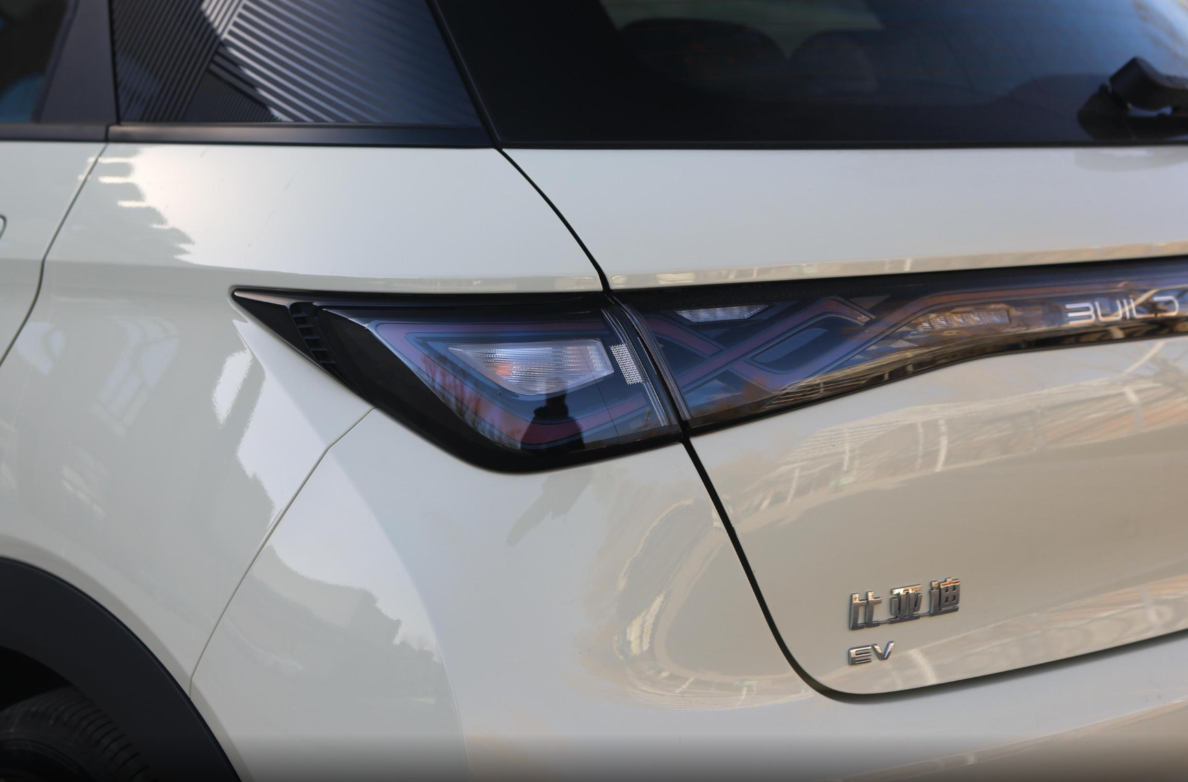 China hot model cheap BYD dolphin 2023 small car fast charge 0.5h Pure electric cruising range 420km new energy car supplier