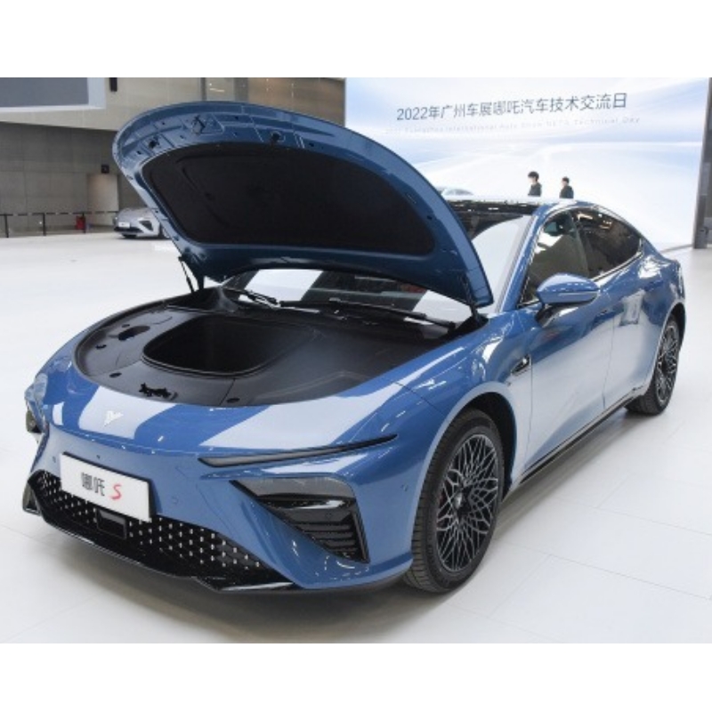 China Factory Good Quality Nezha S Sedan 4 Seats Electric Car New Energy Vehicle supplier