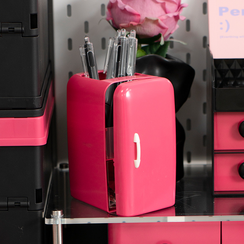 Organiser dit kontor materielle med stil i højde med trendy plastik penorganisatorer