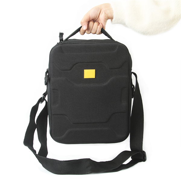 Lightweight and easy to carry for on-the-go golfers